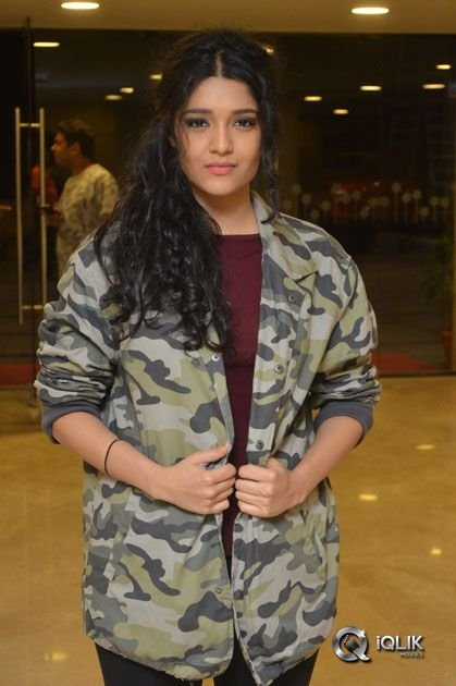 Rithika-singh-At-Guru-Movie-Trailer-Launch